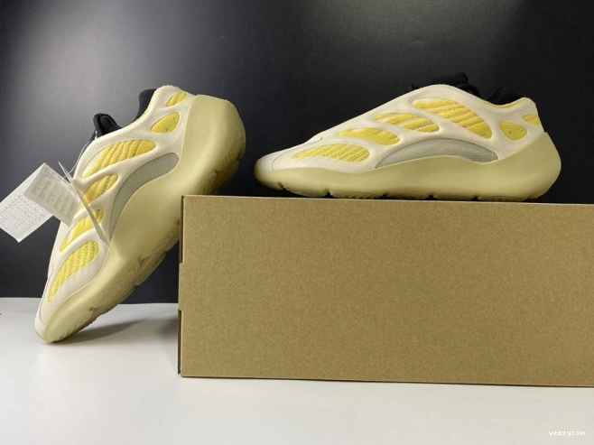 YEEZY 700 SRPHYM